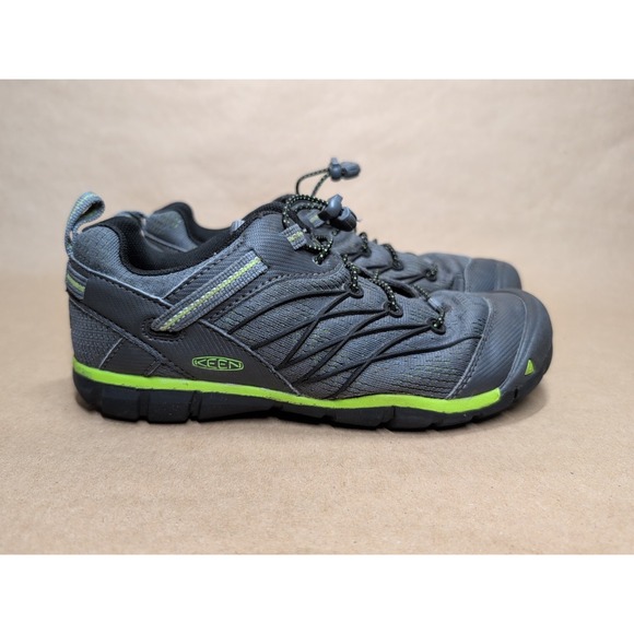 KEEN Kids Size 5 Chandler CNX Outdoor Lifestyle Shoes Hiking Grey Green Elastic - Picture 3 of 8